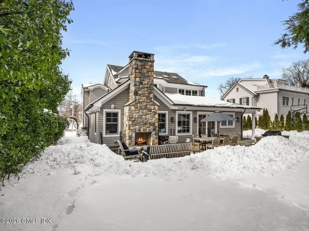 21 Lake Drive Riverside CT 06878