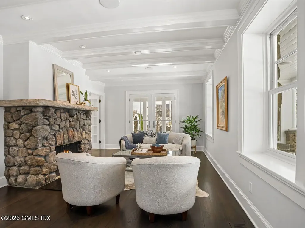 21 Lake Drive Riverside CT 06878