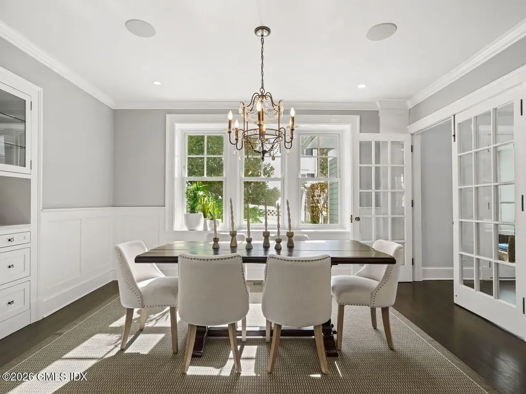 21 Lake Drive Riverside CT 06878