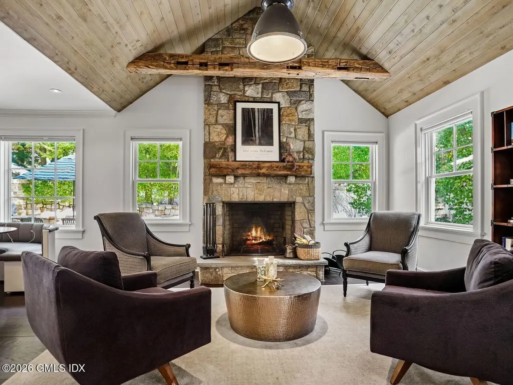 21 Lake Drive Riverside CT 06878