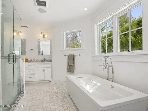 21 Lake Drive Riverside CT 06878