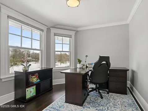 21 Lake Drive Riverside CT 06878