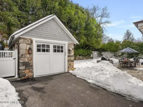21 Lake Drive Riverside CT 06878