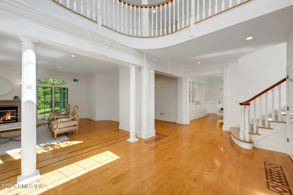 39 Running Brook Lane New Canaan CT 06840