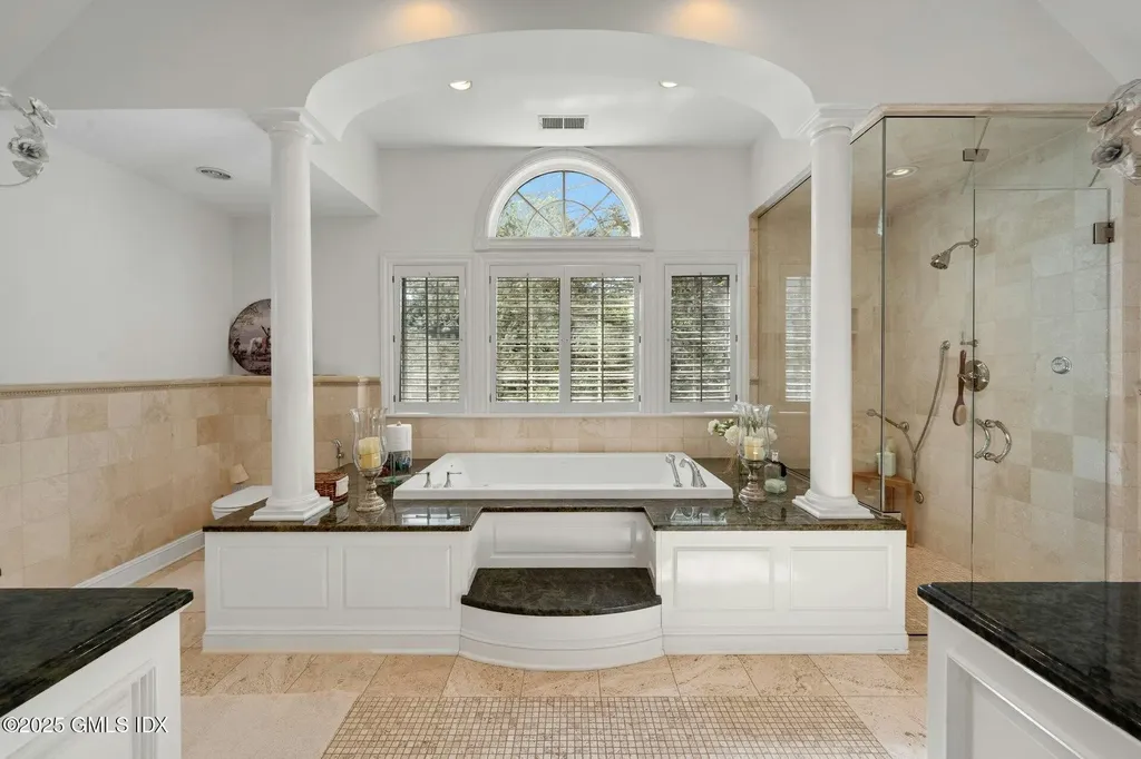 39 Running Brook Lane New Canaan CT 06840