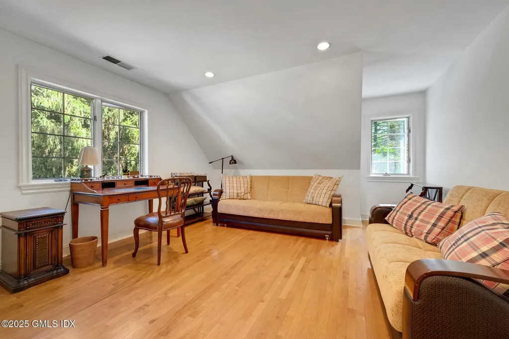 39 Running Brook Lane New Canaan CT 06840