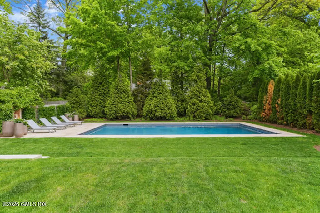 7 Indian Head Road Riverside CT 06878