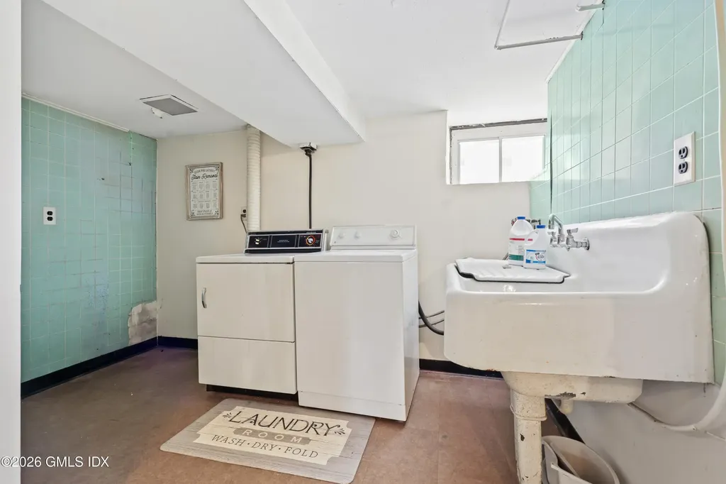 23 Thornhill Road Riverside CT 06878