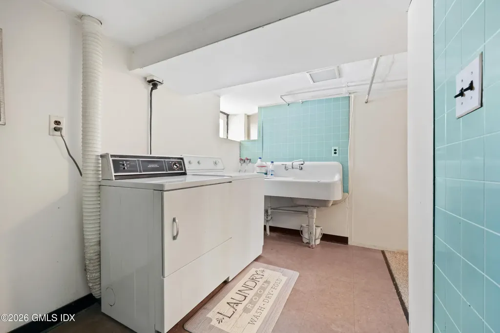 23 Thornhill Road Riverside CT 06878