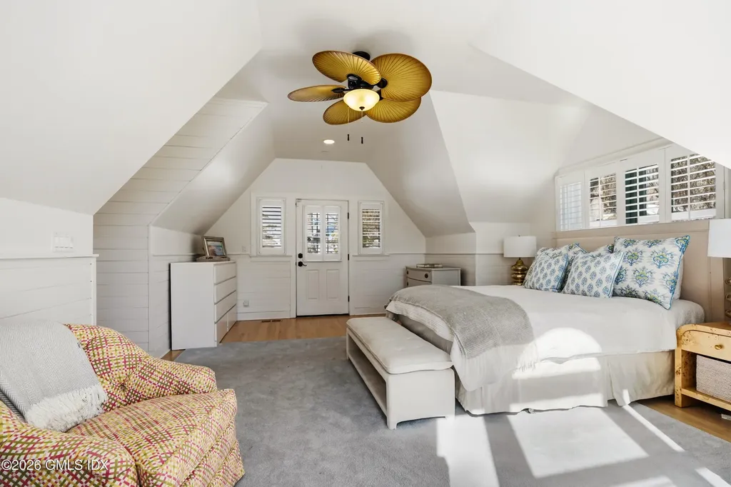 5 Halliwell Drive Stamford CT 06902