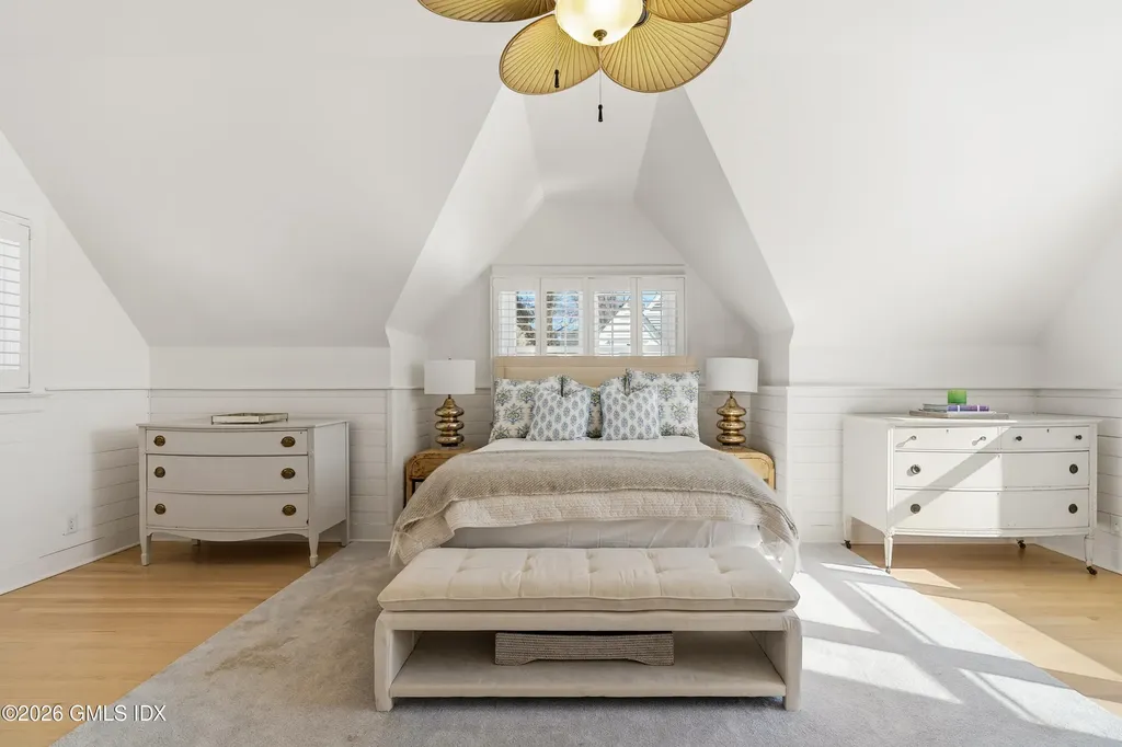 5 Halliwell Drive Stamford CT 06902