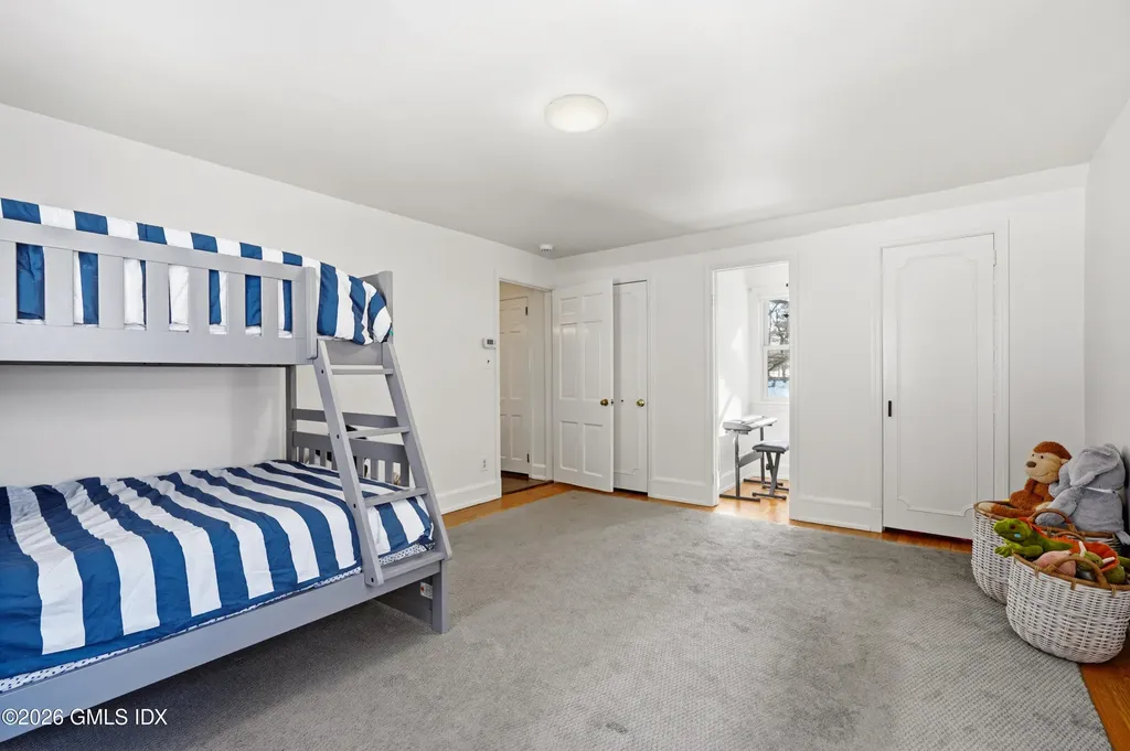 5 Halliwell Drive Stamford CT 06902