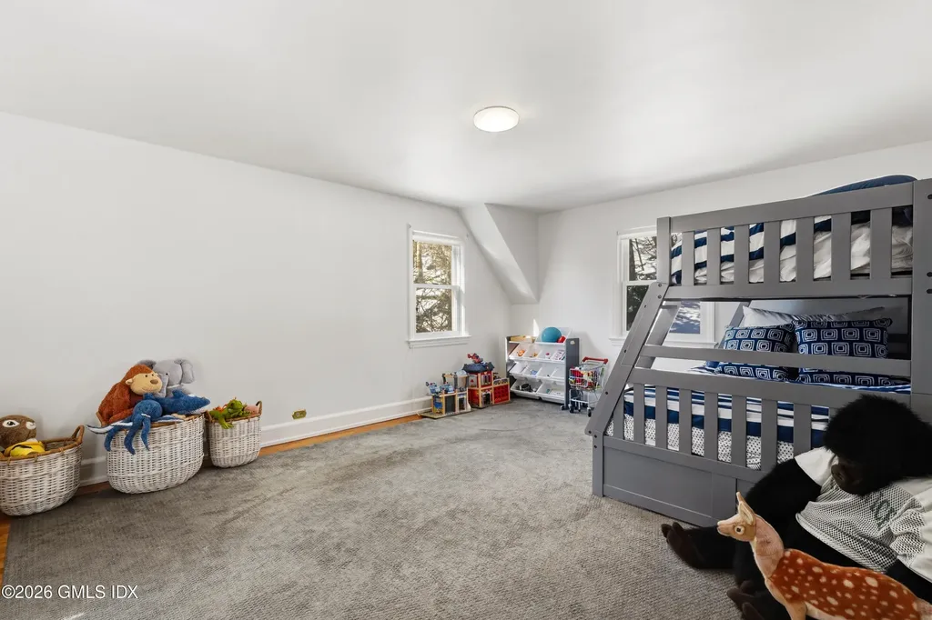 5 Halliwell Drive Stamford CT 06902