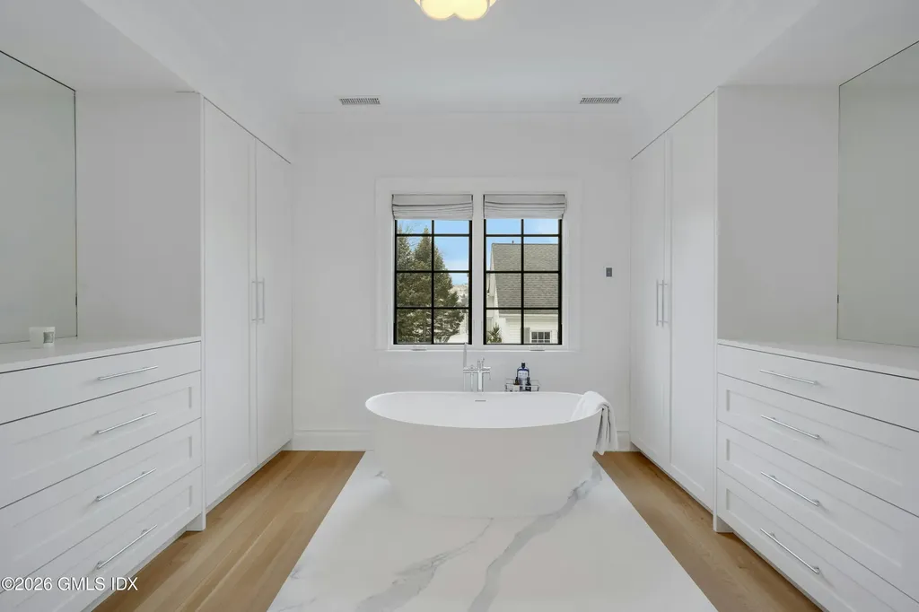 103 Connecticut Avenue Greenwich CT 06830