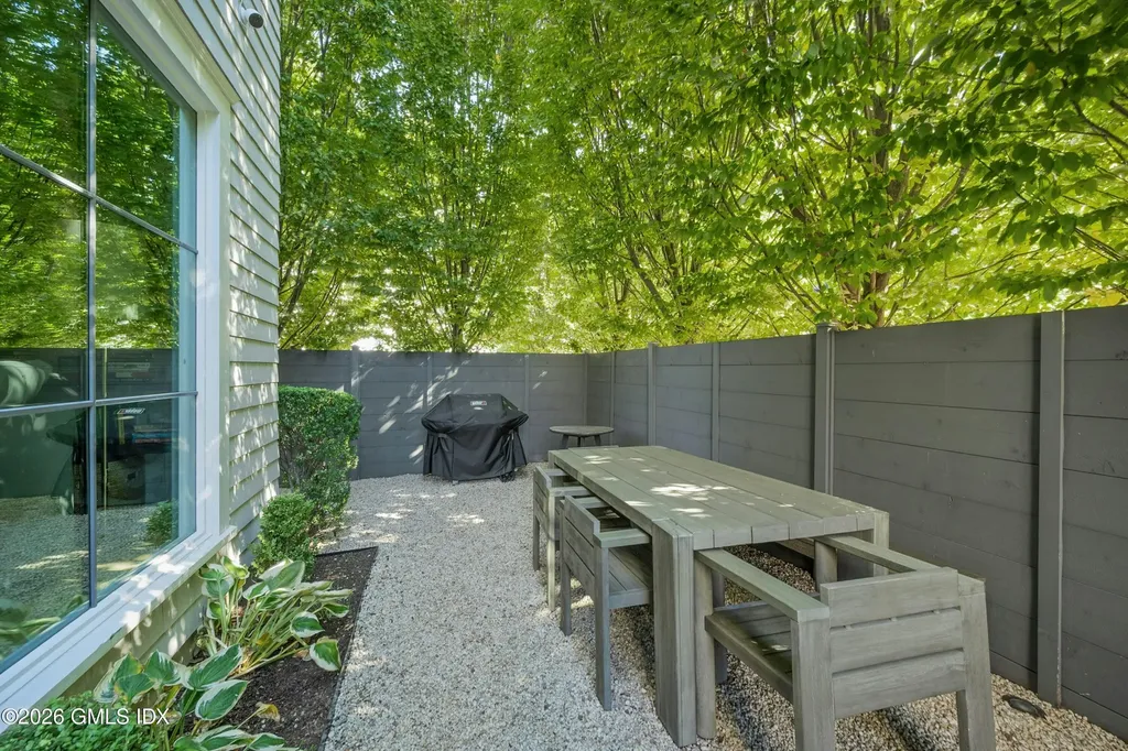 103 Connecticut Avenue Greenwich CT 06830