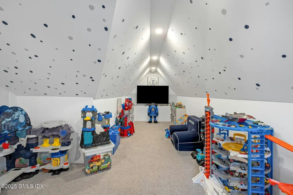 12 Osee Place Cos Cob CT 06807