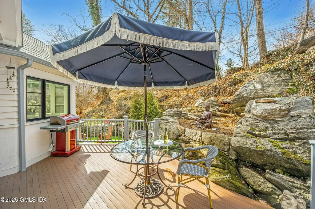 12 Osee Place Cos Cob CT 06807