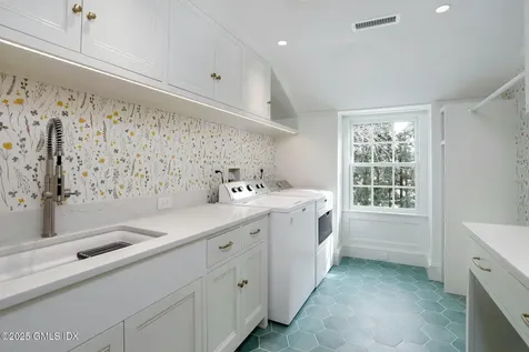 7 Deer Lane Greenwich CT 06830