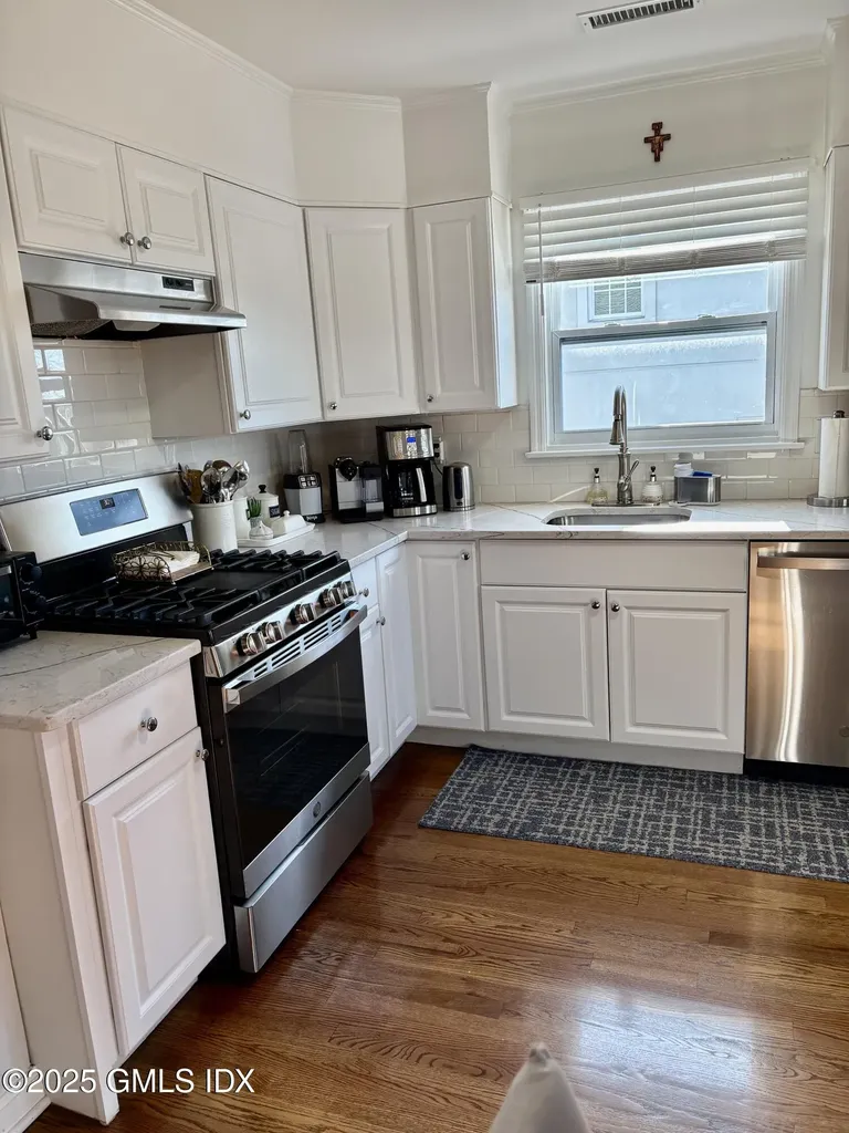 27 High Street Greenwich CT 06830