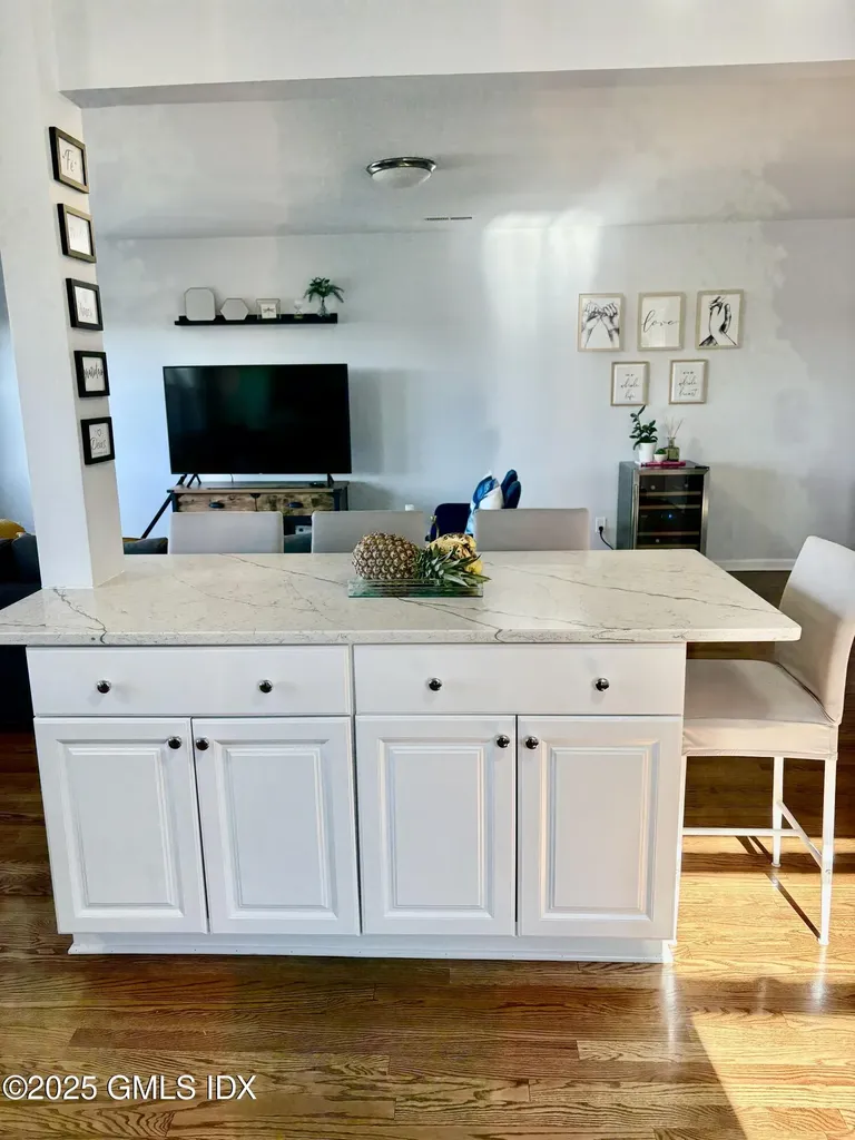 27 High Street Greenwich CT 06830