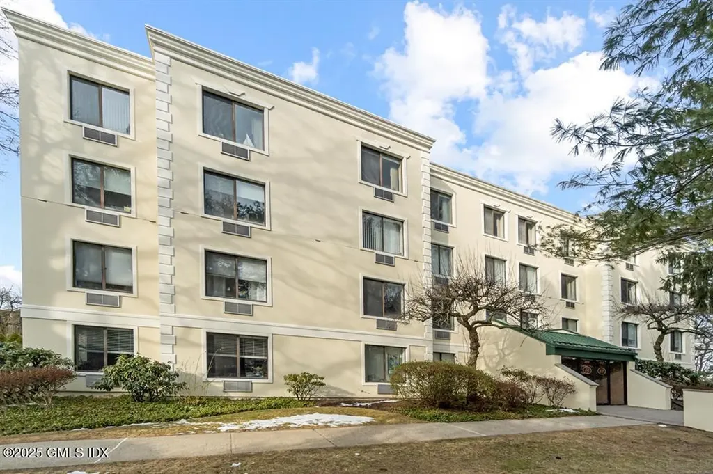 1535 E Putnam Avenue Old Greenwich CT 06870