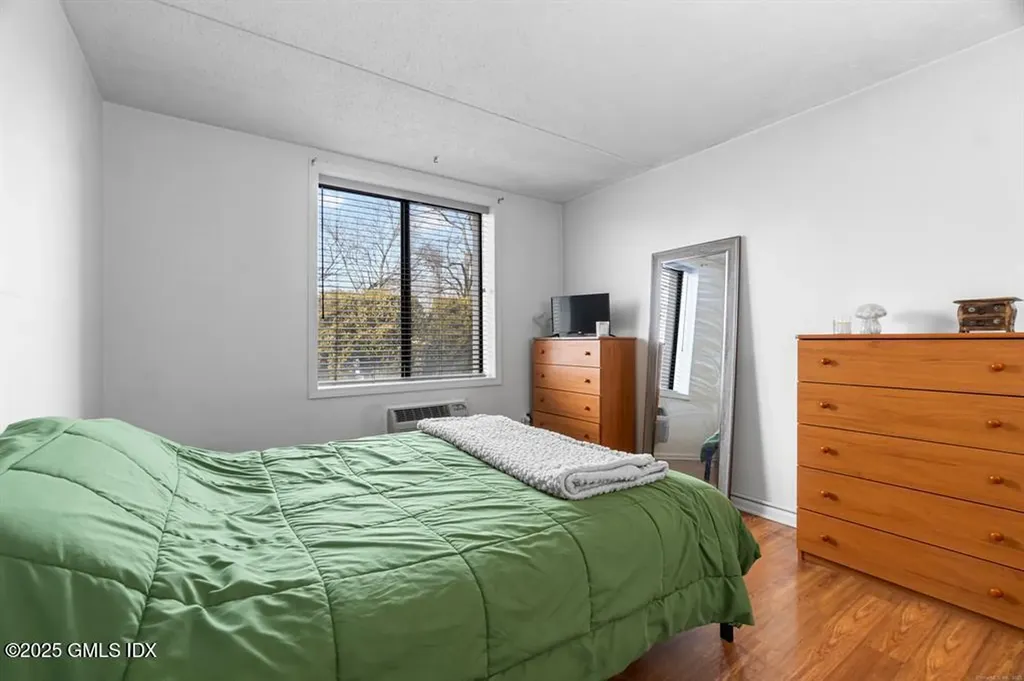 1535 E Putnam Avenue Old Greenwich CT 06870