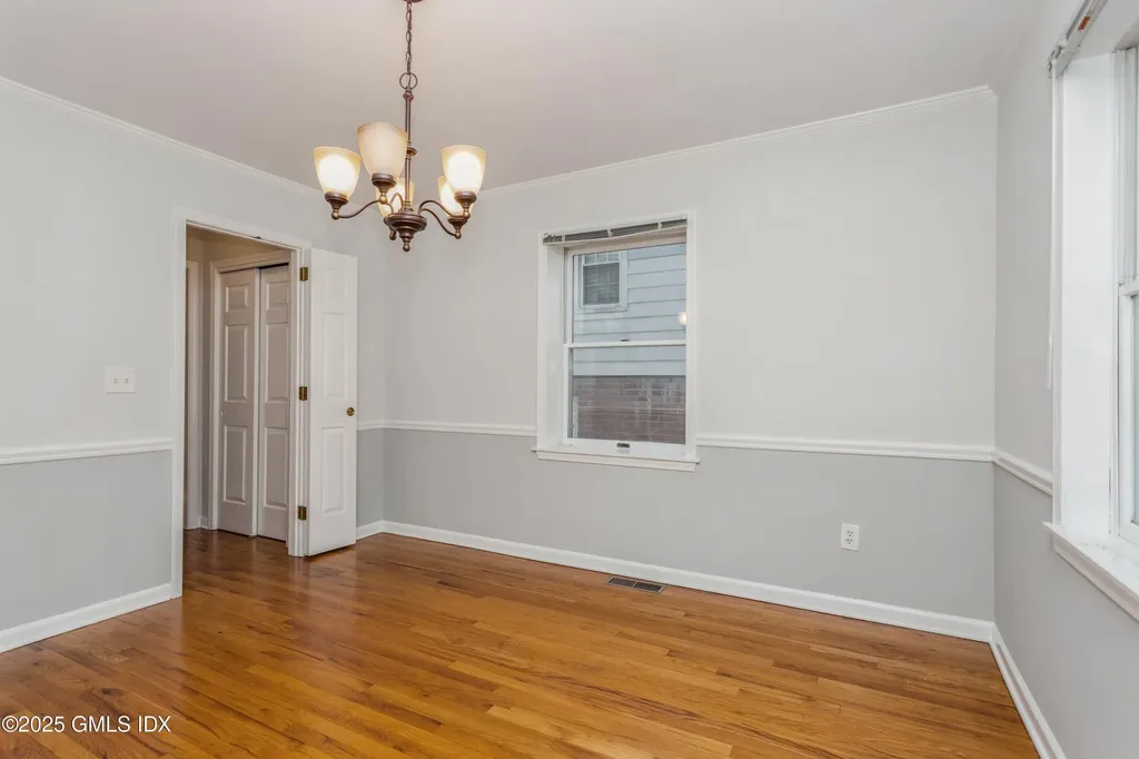 55 Richmond Drive Old Greenwich CT 06870