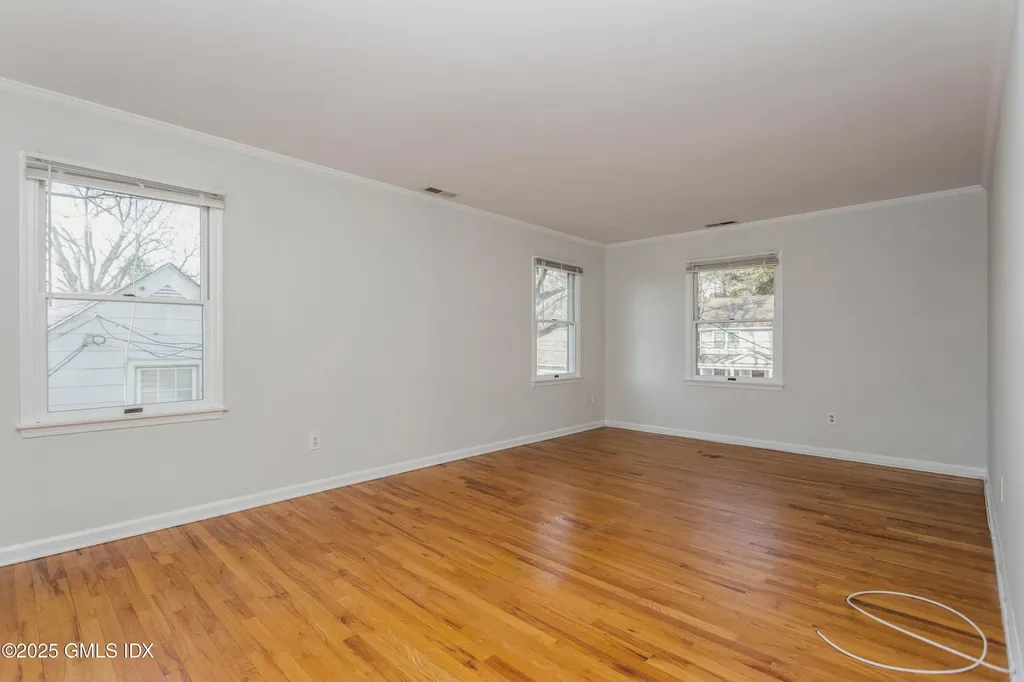 55 Richmond Drive Old Greenwich CT 06870