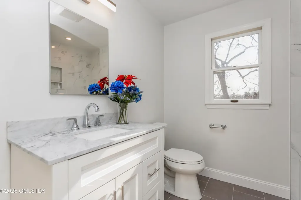 55 Richmond Drive Old Greenwich CT 06870