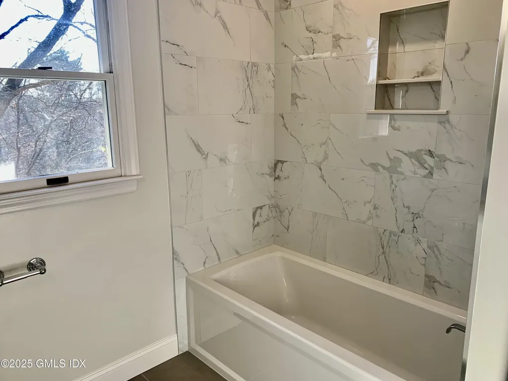 55 Richmond Drive Old Greenwich CT 06870