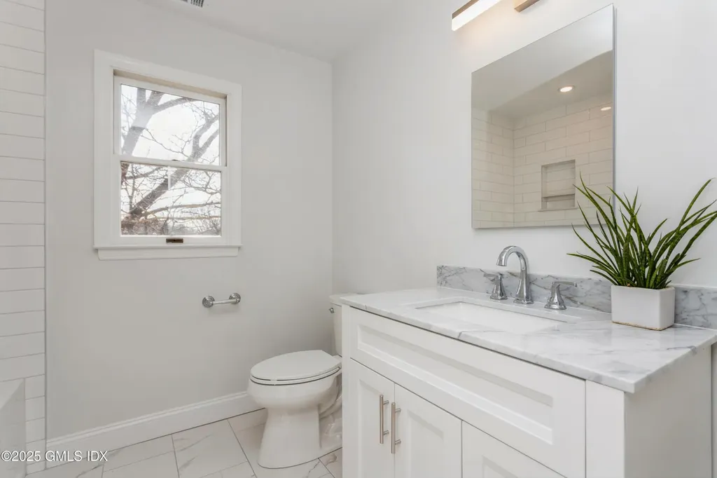 55 Richmond Drive Old Greenwich CT 06870