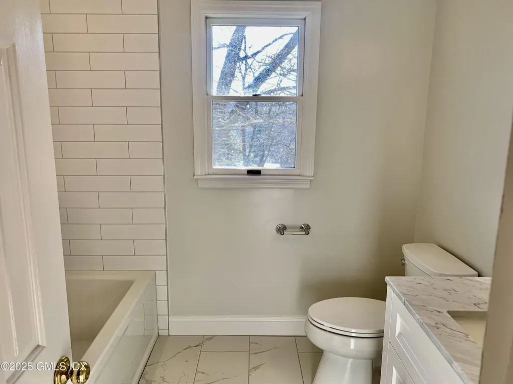 55 Richmond Drive Old Greenwich CT 06870