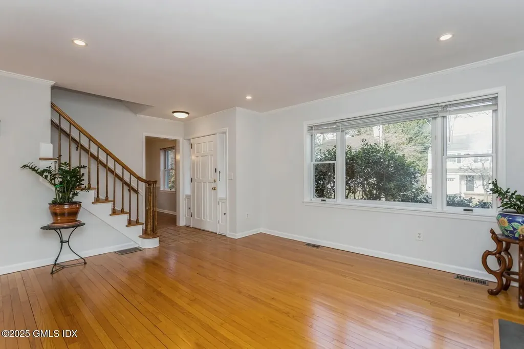 55 Richmond Drive Old Greenwich CT 06870