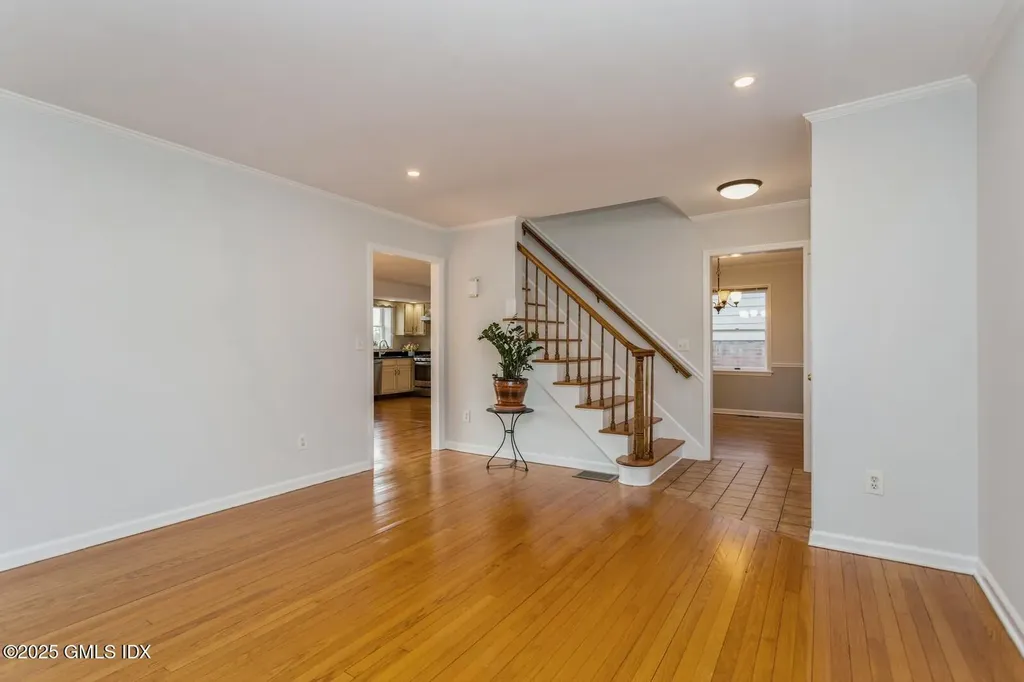 55 Richmond Drive Old Greenwich CT 06870