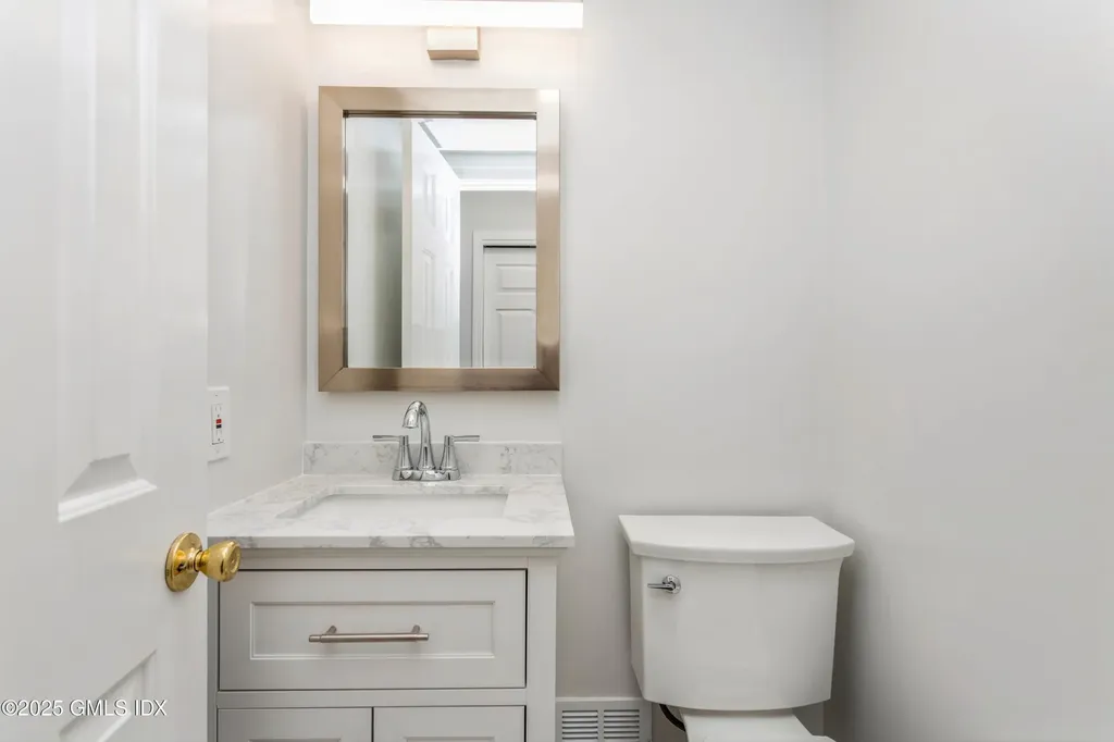 55 Richmond Drive Old Greenwich CT 06870