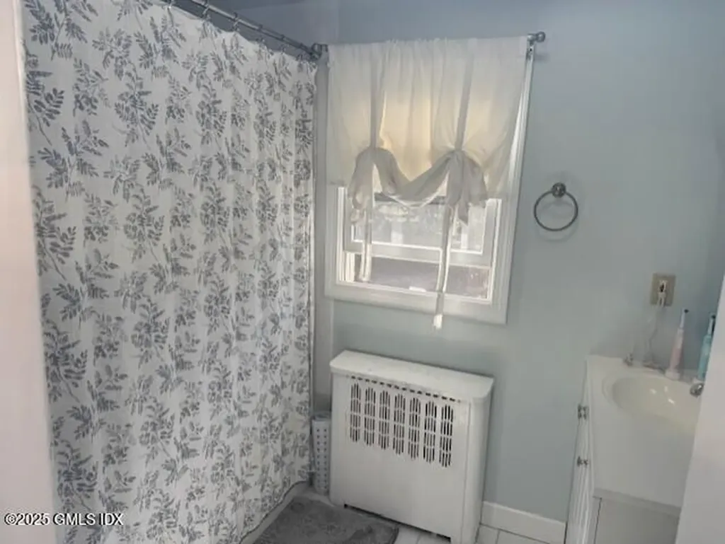 26 Halsey Drive Old Greenwich CT 06870