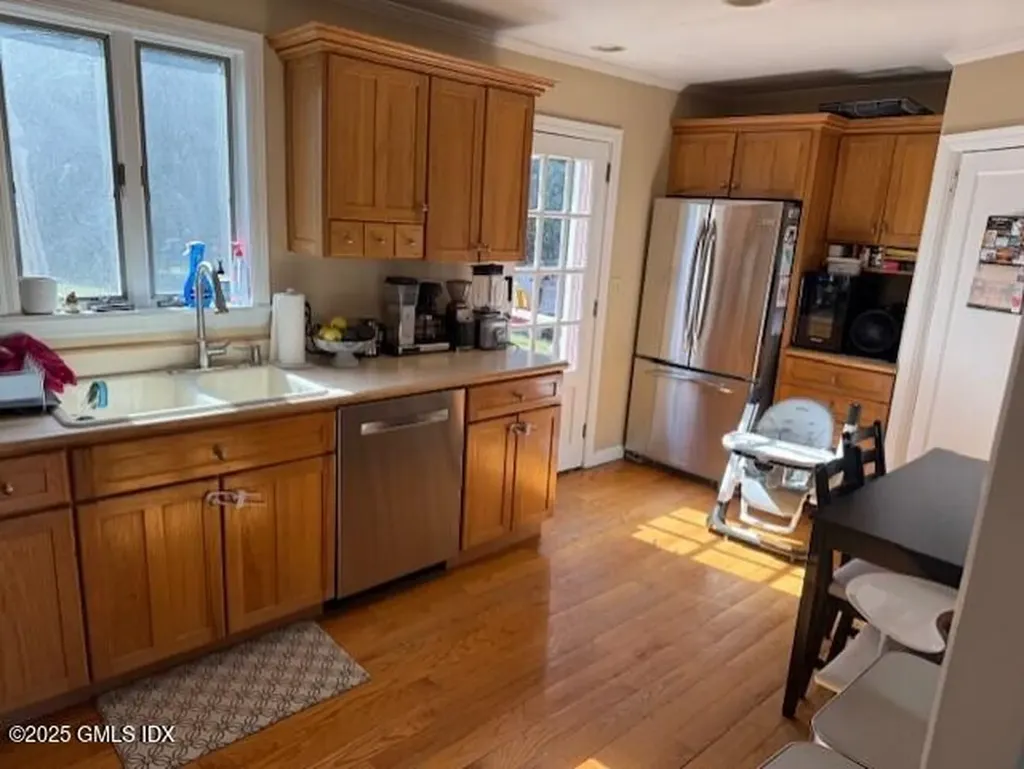 26 Halsey Drive Old Greenwich CT 06870