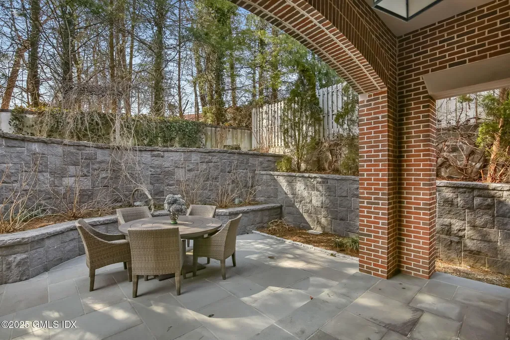 56 Milbank Avenue Greenwich CT 06830