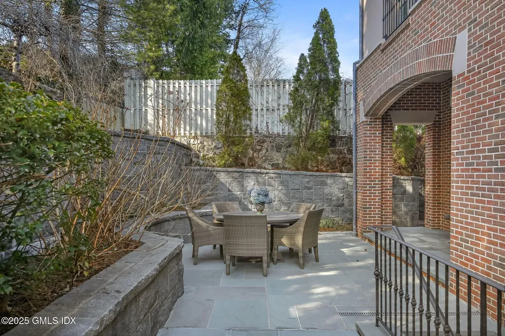 56 Milbank Avenue Greenwich CT 06830