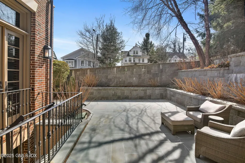56 Milbank Avenue Greenwich CT 06830