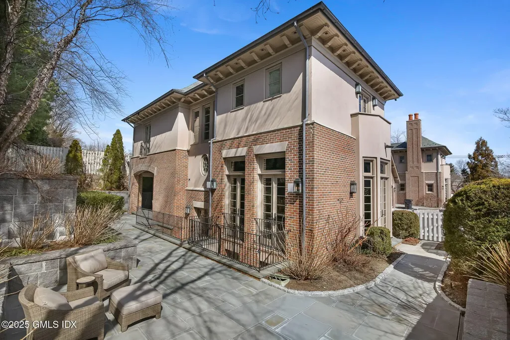 56 Milbank Avenue Greenwich CT 06830