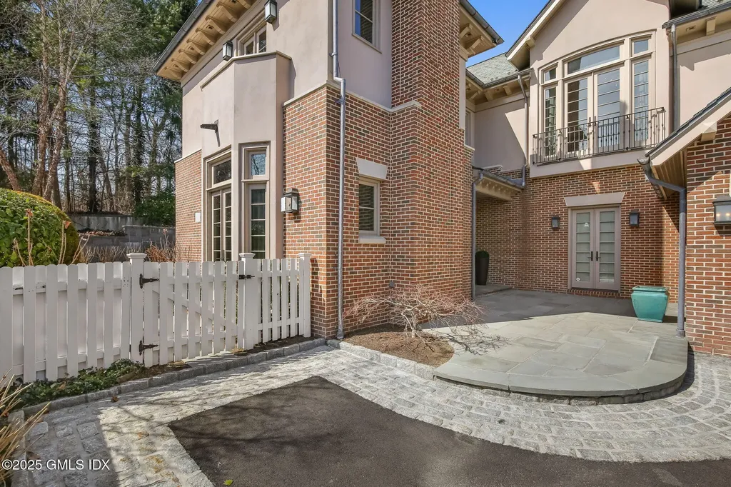 56 Milbank Avenue Greenwich CT 06830