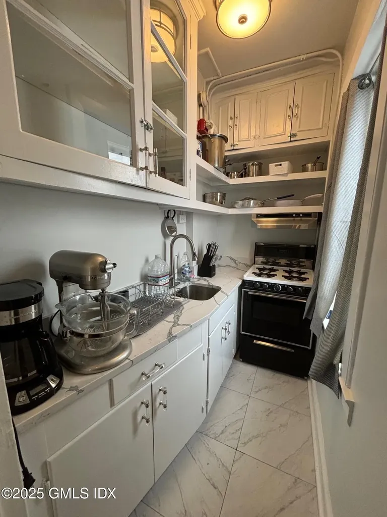 271 Greenwich Avenue Greenwich CT 06830