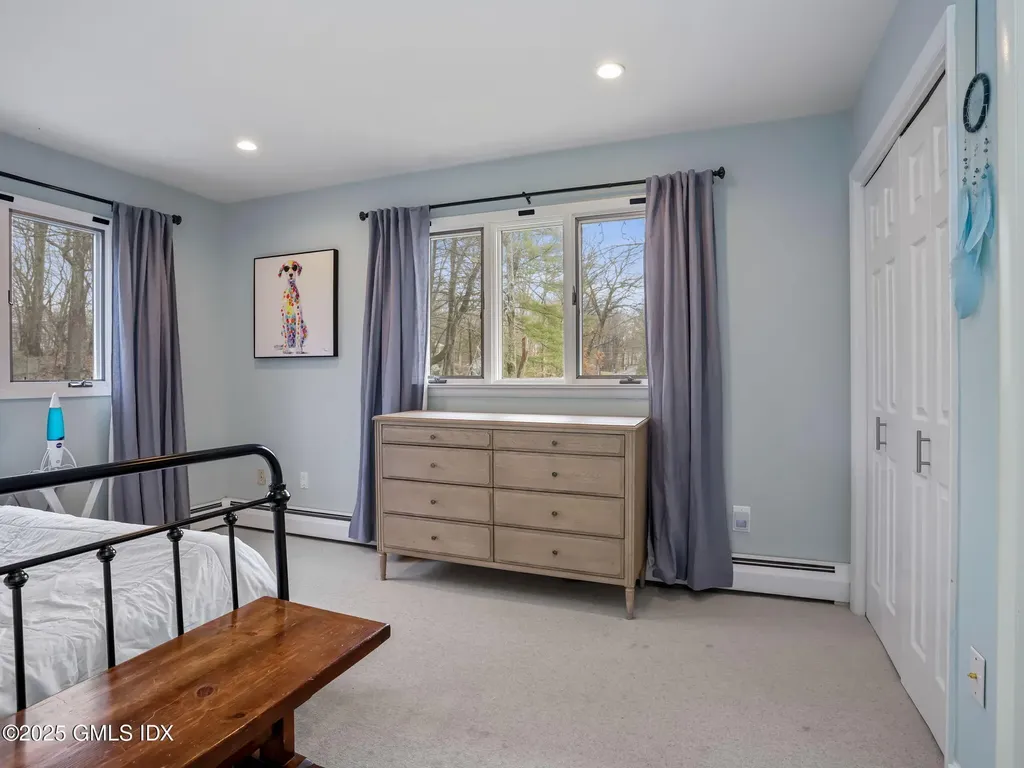 216 Barclay Drive Stamford CT 06903