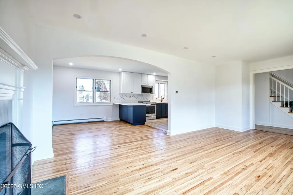 9 Apache Place Riverside CT 06878