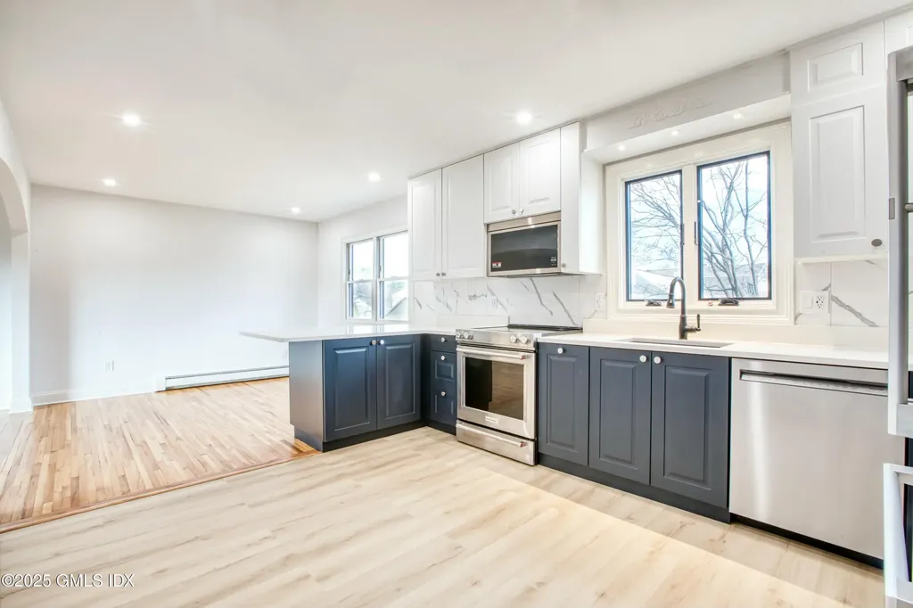 9 Apache Place Riverside CT 06878