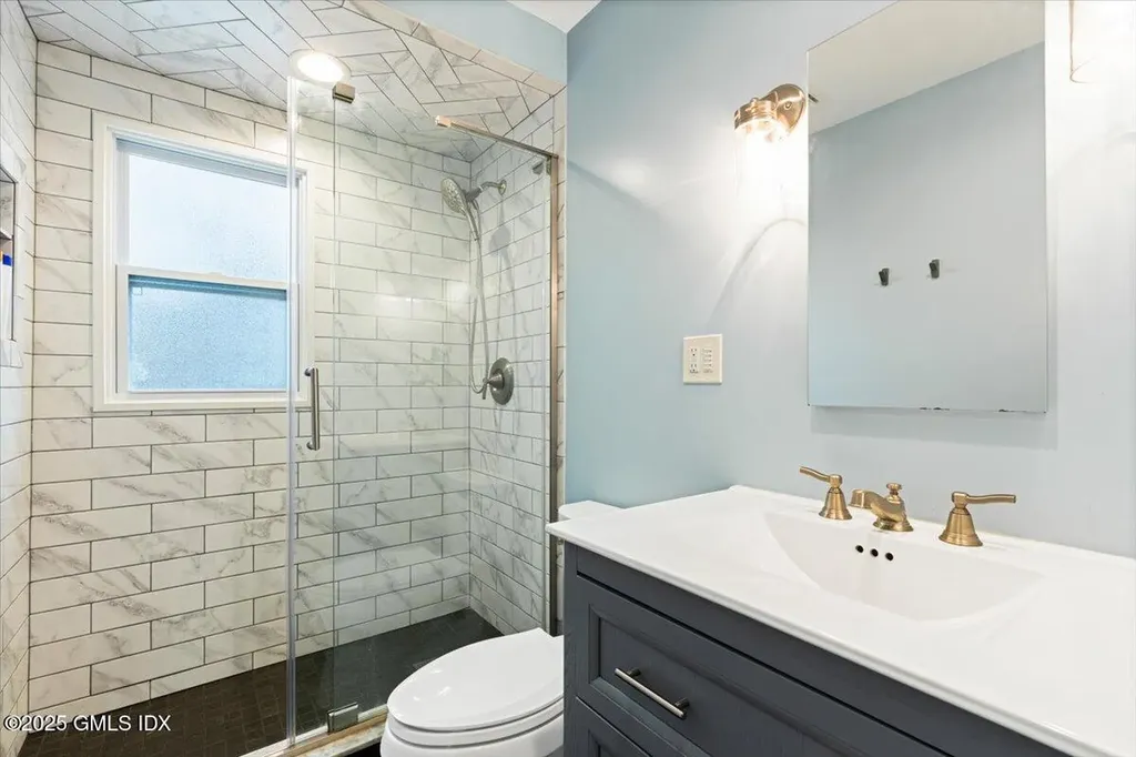 12 Mary Lane Riverside CT 06878