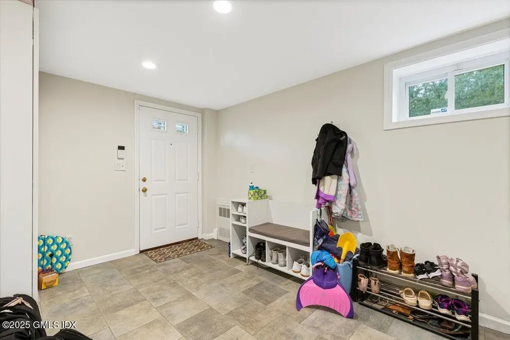 12 Mary Lane Riverside CT 06878