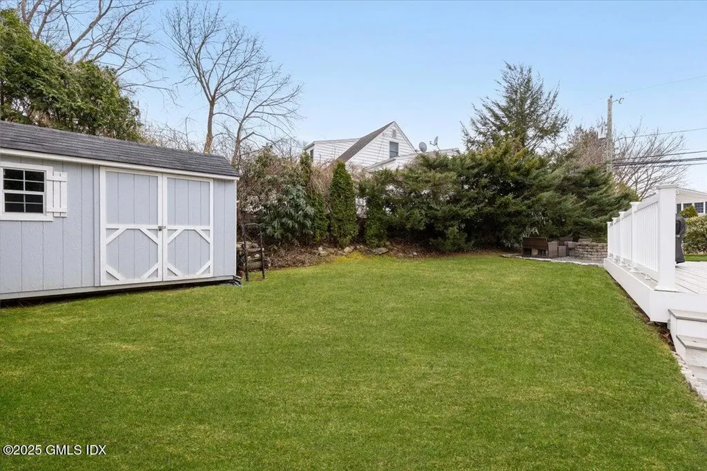 12 Mary Lane Riverside CT 06878