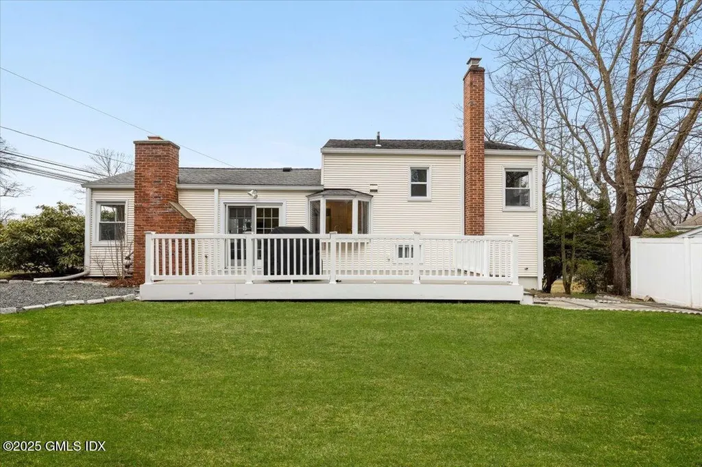 12 Mary Lane Riverside CT 06878